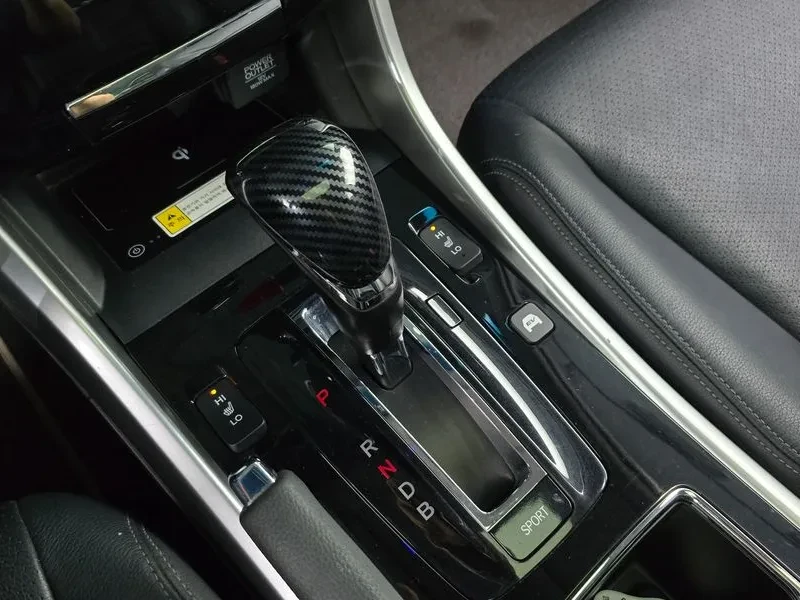 Honda Accord 2.0 Hybrid - САМО 30% АВАНС!, снимка 9 - Автомобили и джипове - 55660049
