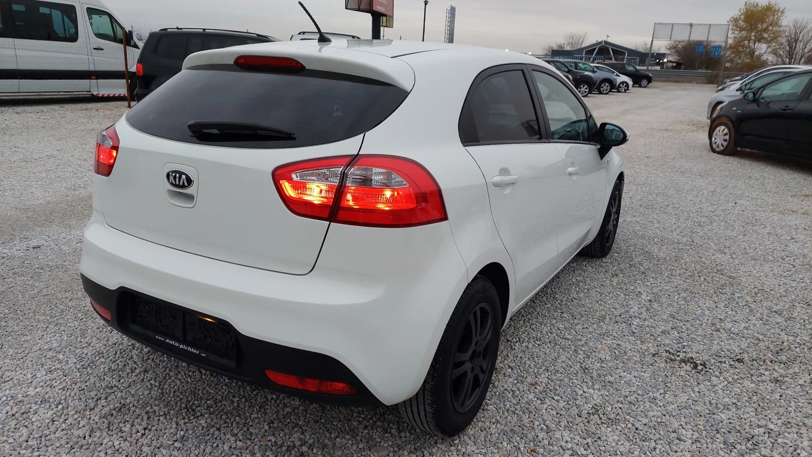 Kia Rio 1.3i ПЕРФЕКТЕН - изображение 8