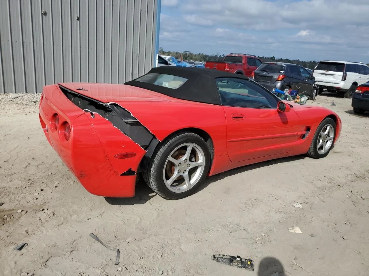 Chevrolet Corvette Convertible - изображение 3