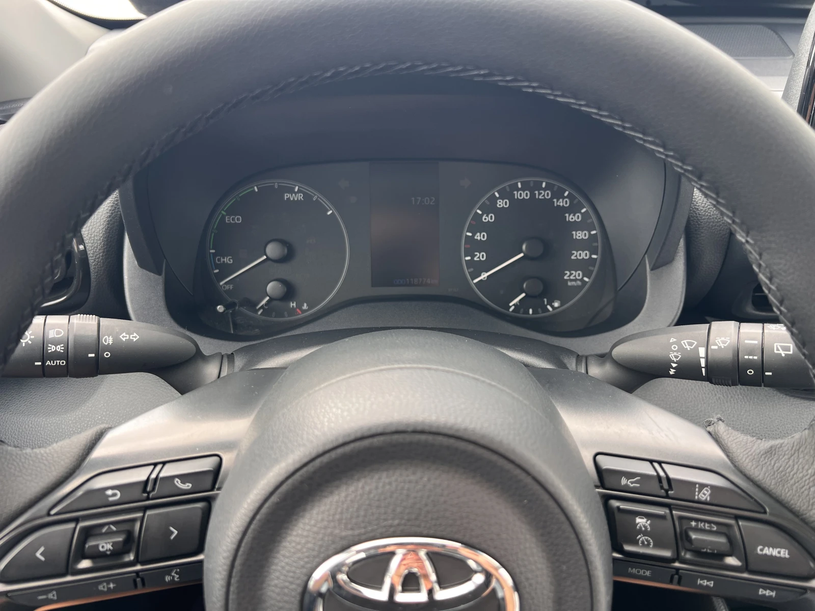 Toyota Yaris TERRA/HYBRID/1.5vvt-i/115K.C./Е-CVT AT | Mobile.bg — изображение 12