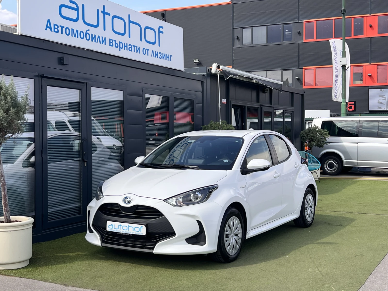 Toyota Yaris TERRA/HYBRID/1.5vvt-i/115K.C./Е-CVT AT | Mobile.bg — изображение 1