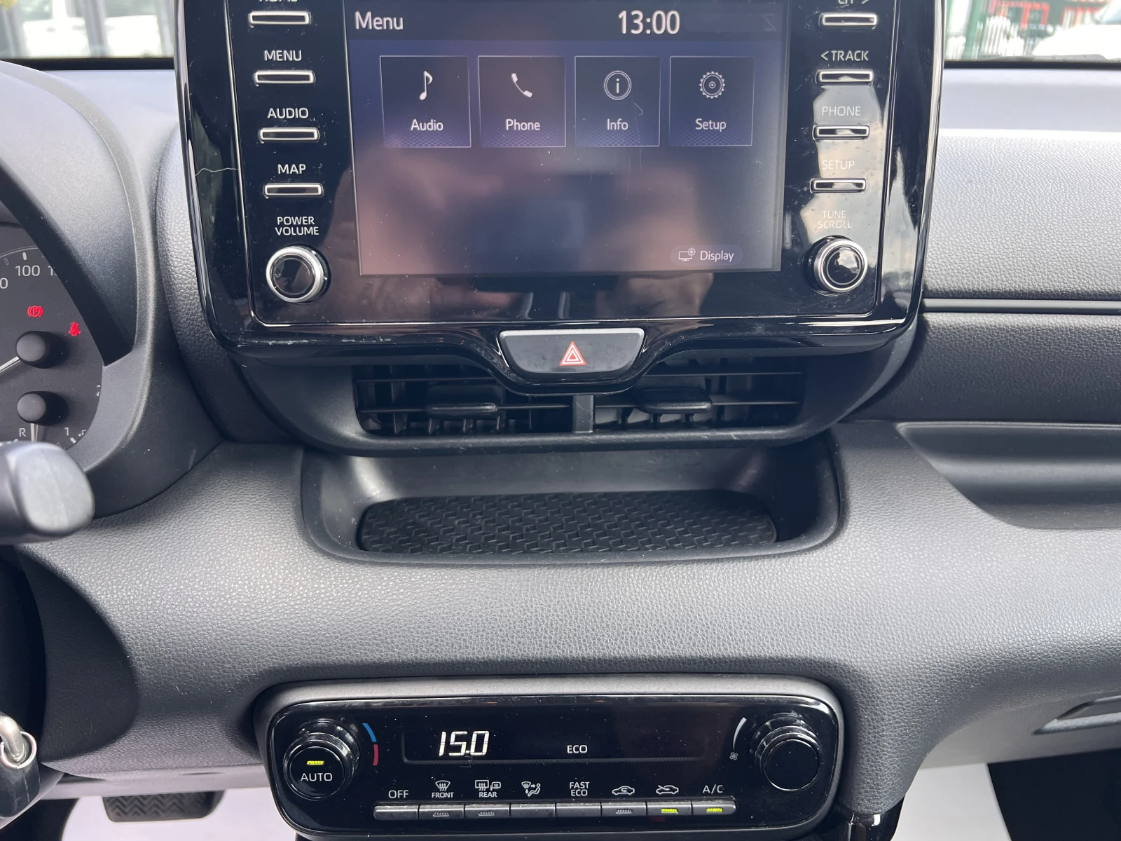 Toyota Yaris TERRA/HYBRID/1.5vvt-i/115K.C./Е-CVT AT | Mobile.bg — изображение 14