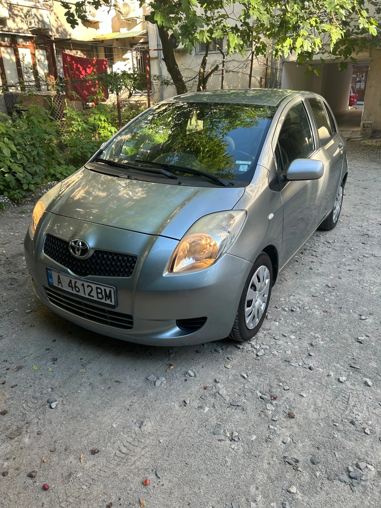 Toyota Yaris 1.0 - изображение 4