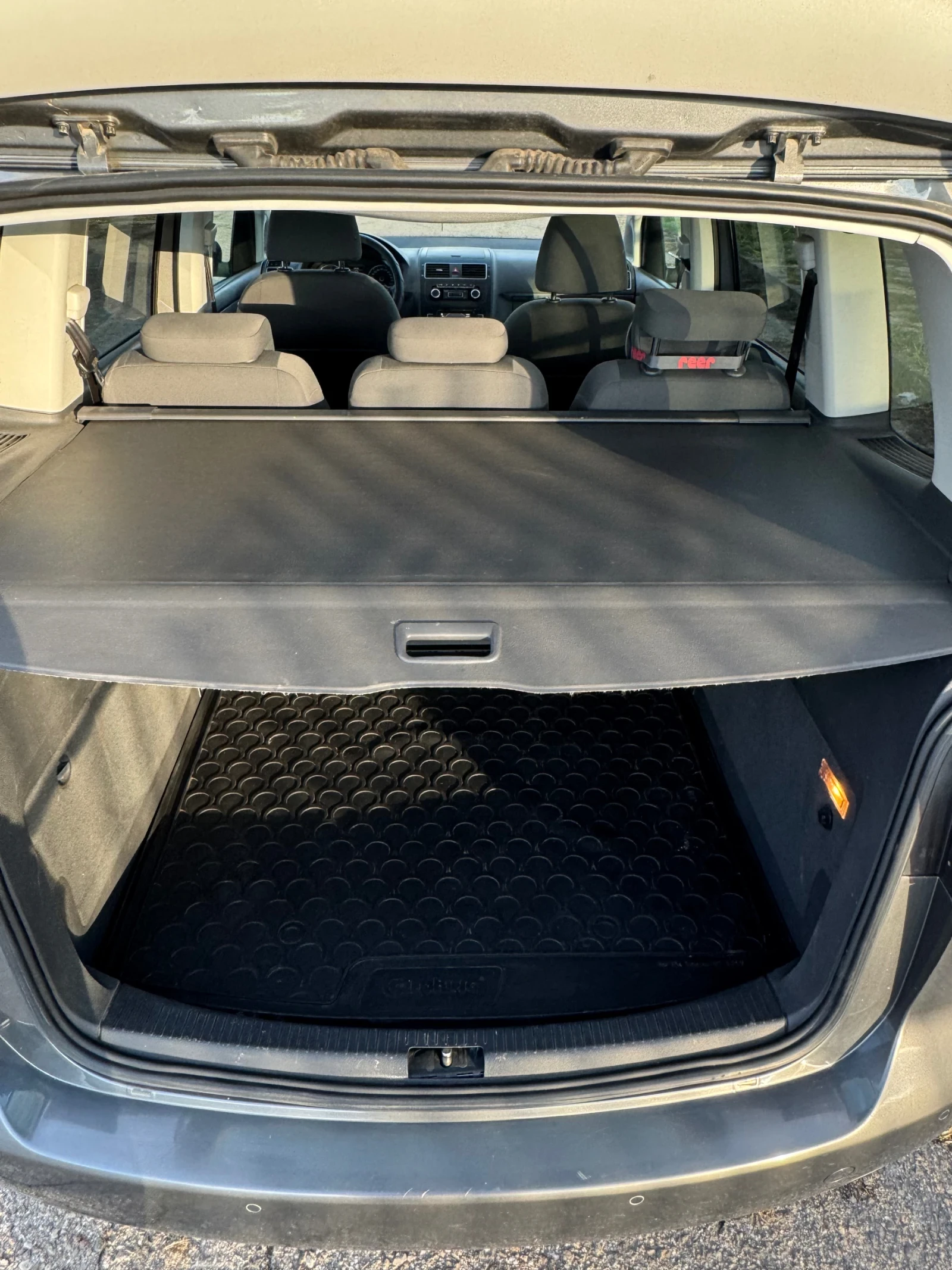 VW Touran 1, 6 TDI, снимка 13 - Автомобили и джипове - 53731123