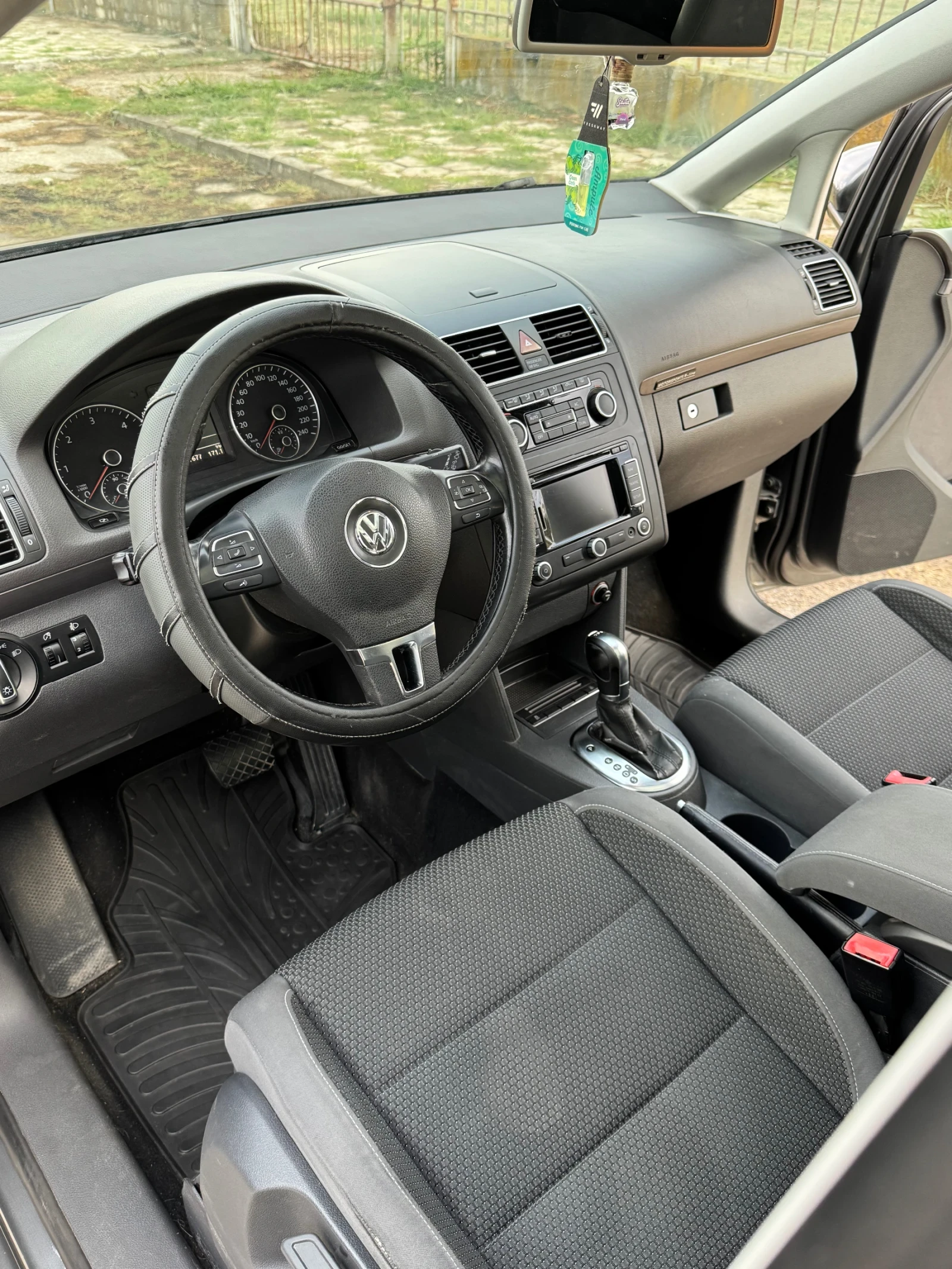 VW Touran 1, 6 TDI, снимка 4 - Автомобили и джипове - 53731123