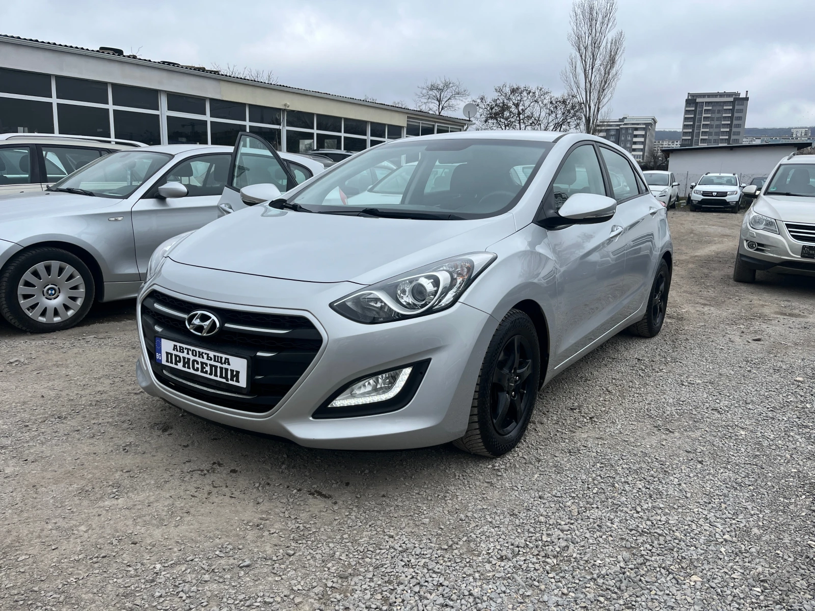 Hyundai I30 FACELIFT/CAMERA/LED/NAVI/XENON/ EURO 6, снимка 2 - Автомобили и джипове - 53781752
