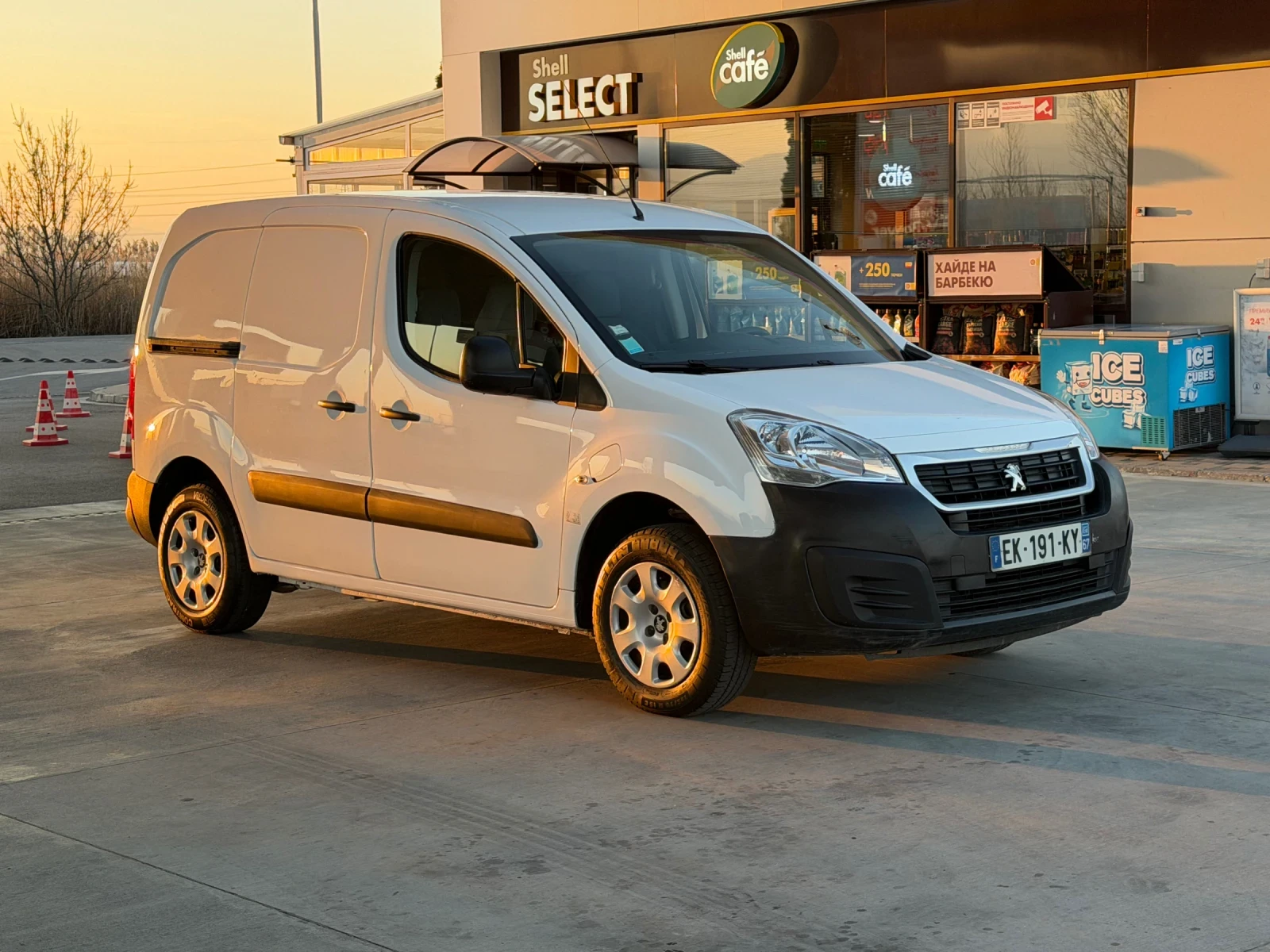 Peugeot Partner Electric , снимка 3 - Автомобили и джипове - 53788885