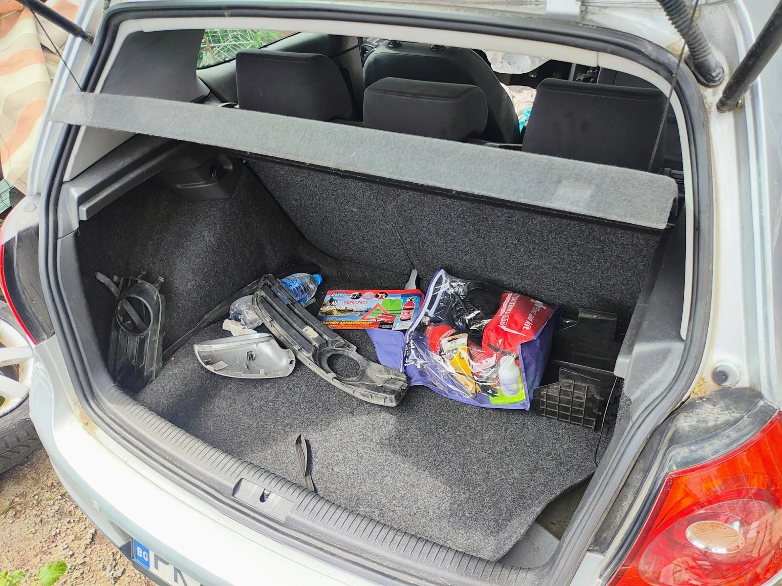 VW Golf 1.6 фси , снимка 9 - Автомобили и джипове - 54657915