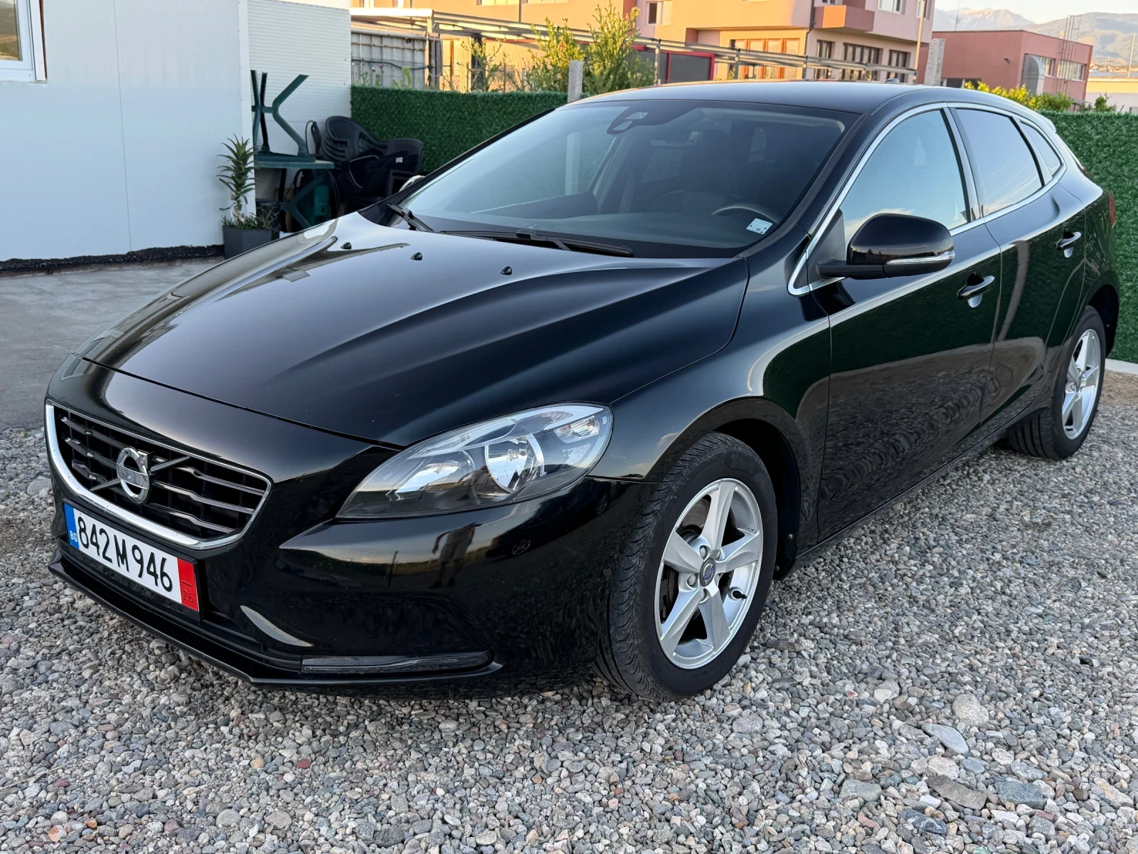 Volvo V40 Automat / Face lift , снимка 3 - Автомобили и джипове - 54723187