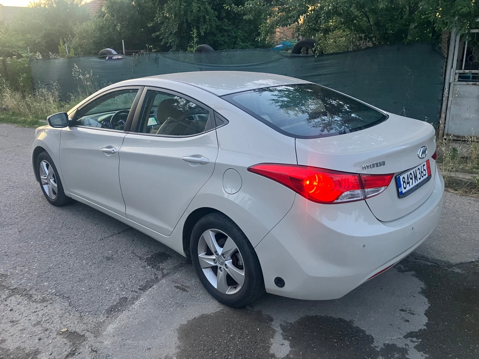 Hyundai Elantra 1.6Mpi/Газ, снимка 4 - Автомобили и джипове - 55192803