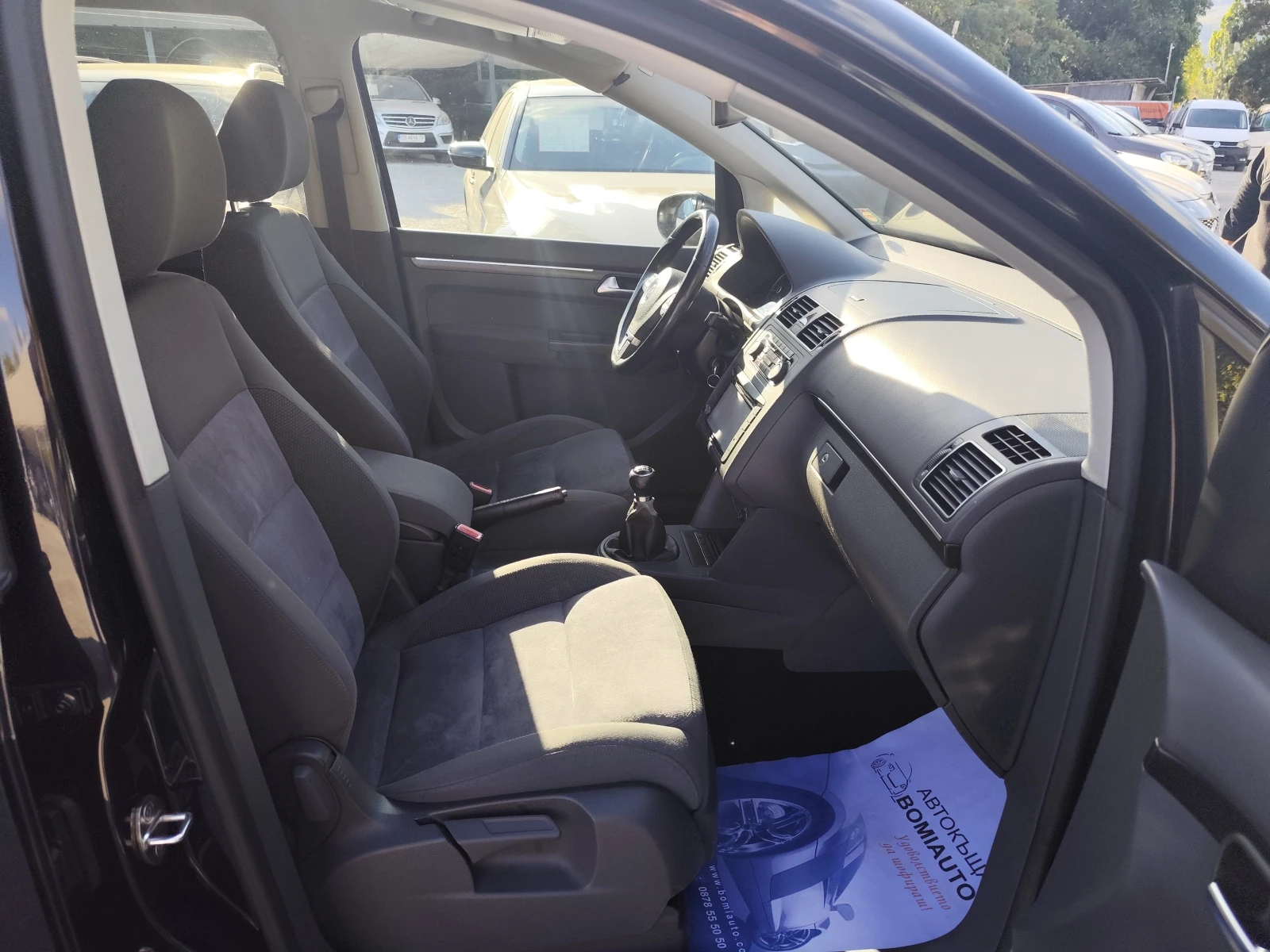 VW Touran 1.4i/МЕТАН/ECOFUEL/HIGHLINE/FACELIFT/NAVI/EURO5B, снимка 11 - Автомобили и джипове - 56206039