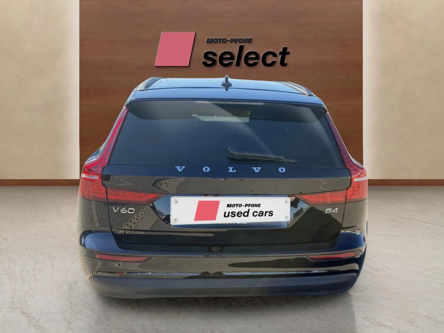 Volvo V60 2.0 B5, снимка 6 - Автомобили и джипове - 56391693