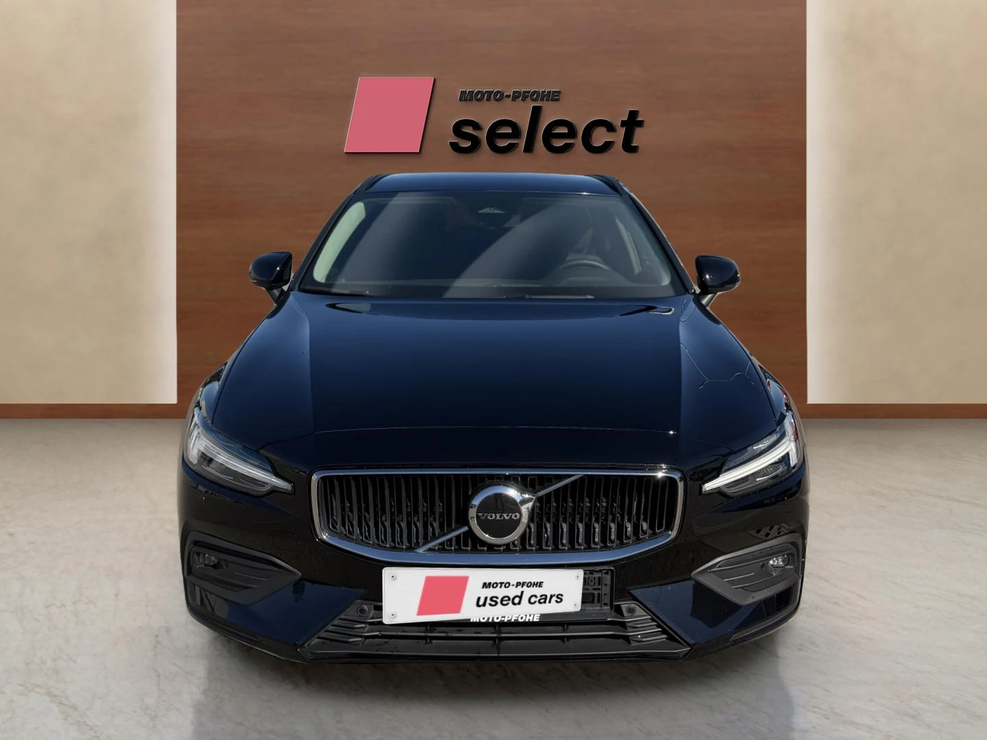 Volvo V60 2.0 B5, снимка 2 - Автомобили и джипове - 56391693