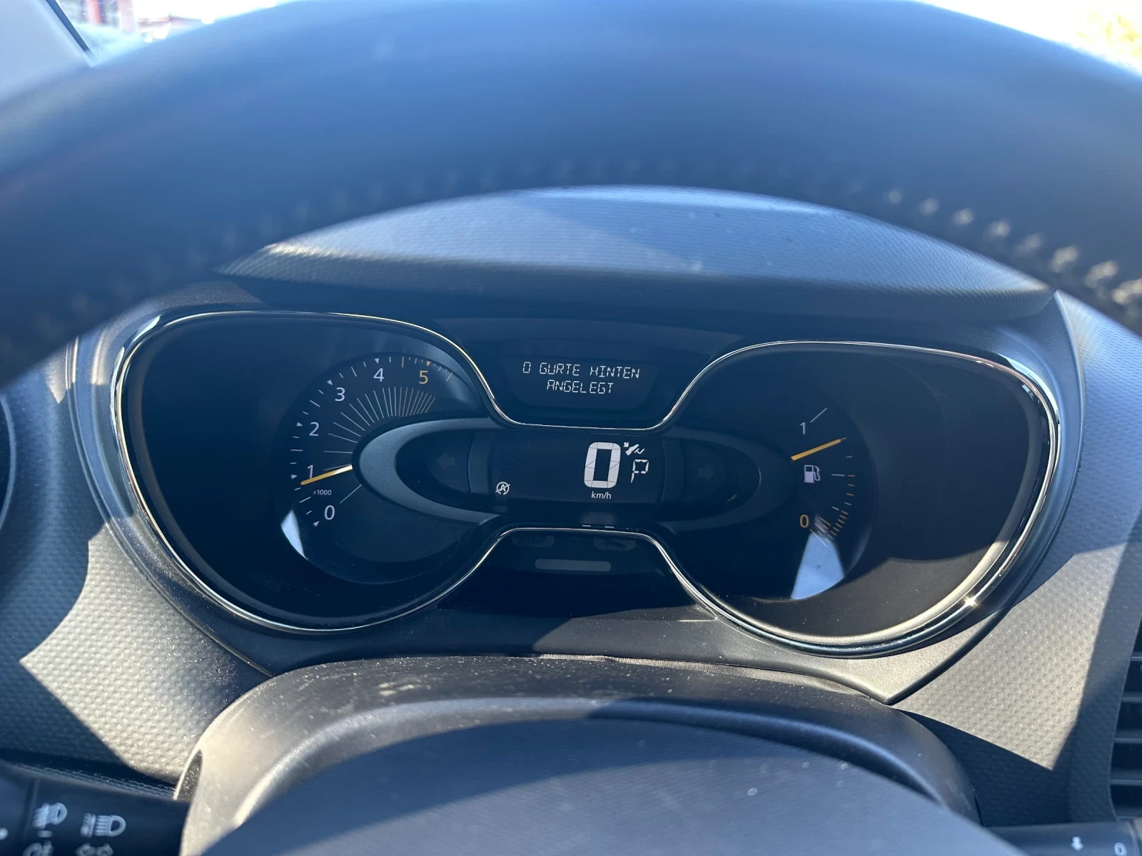 Renault Captur 1.5 tdi, снимка 14 - Автомобили и джипове - 56531298