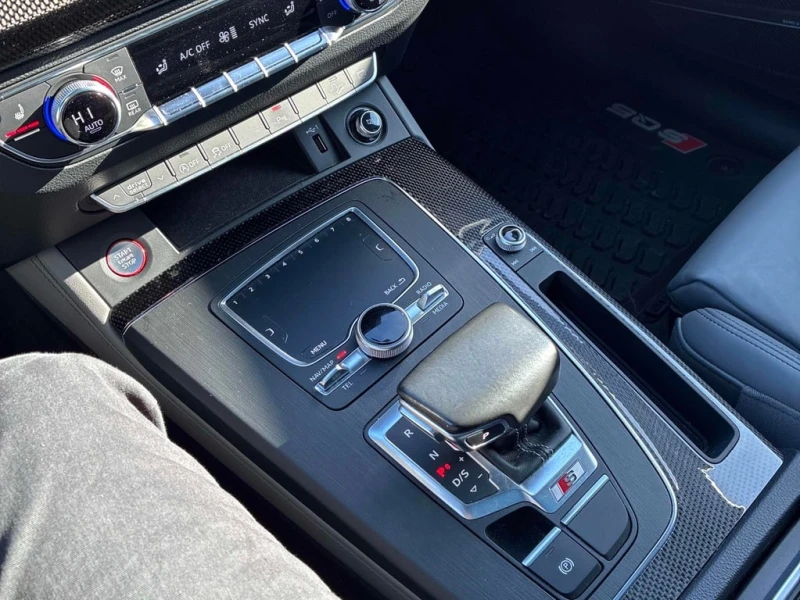 Audi SQ5 * Technik * CARFAX * БЕЗ ПЪРВОНАЧАЛНА ВНОСКА, снимка 15 - Автомобили и джипове - 53220547
