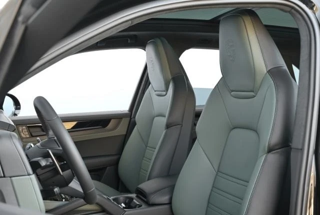 Porsche Cayenne GTS SPORT DESIGN PANO BOSE 360  - изображение 8