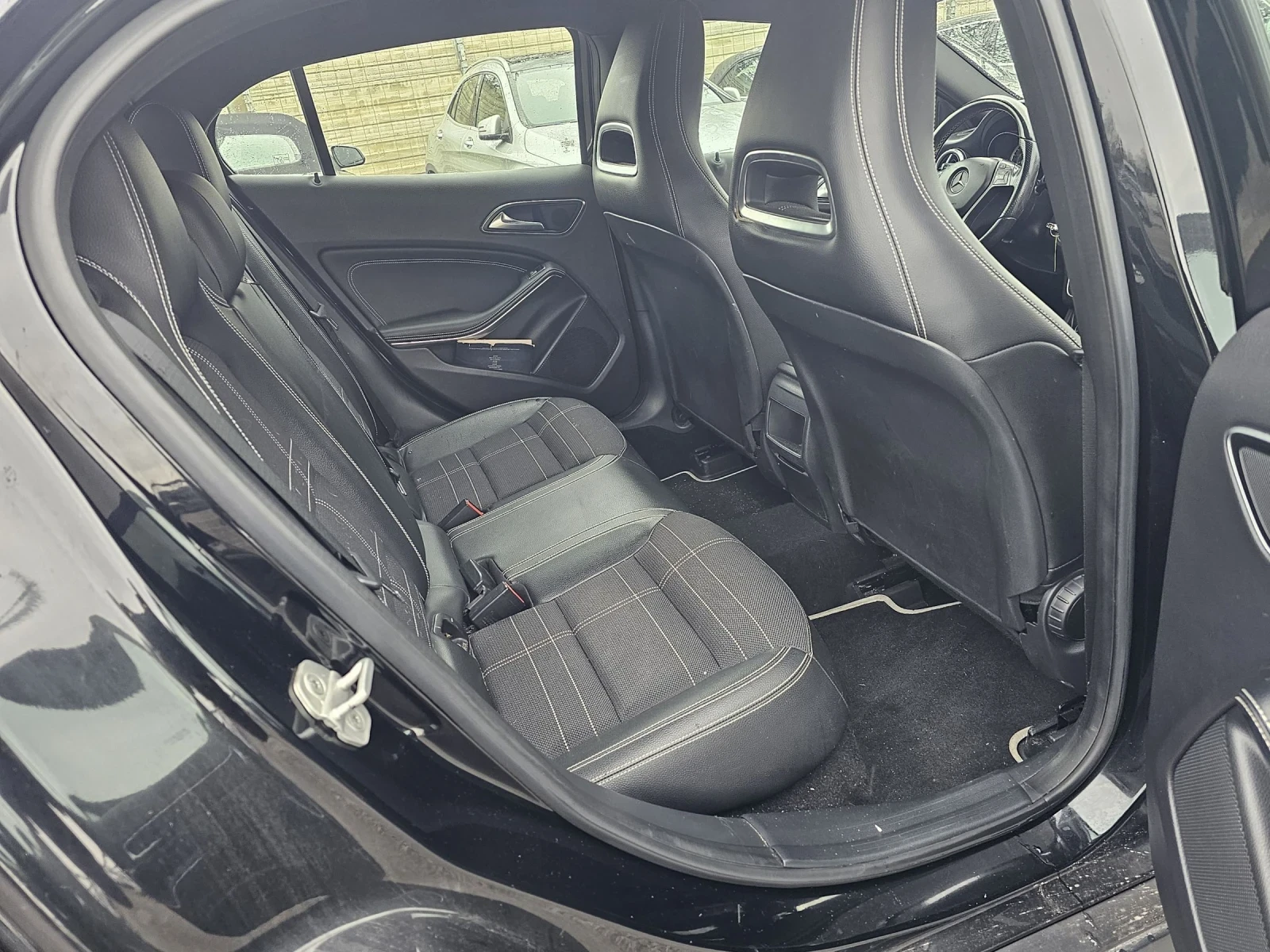 Mercedes-Benz GLA 200 4matic Premium Евро6 , снимка 10 - Автомобили и джипове - 53865724