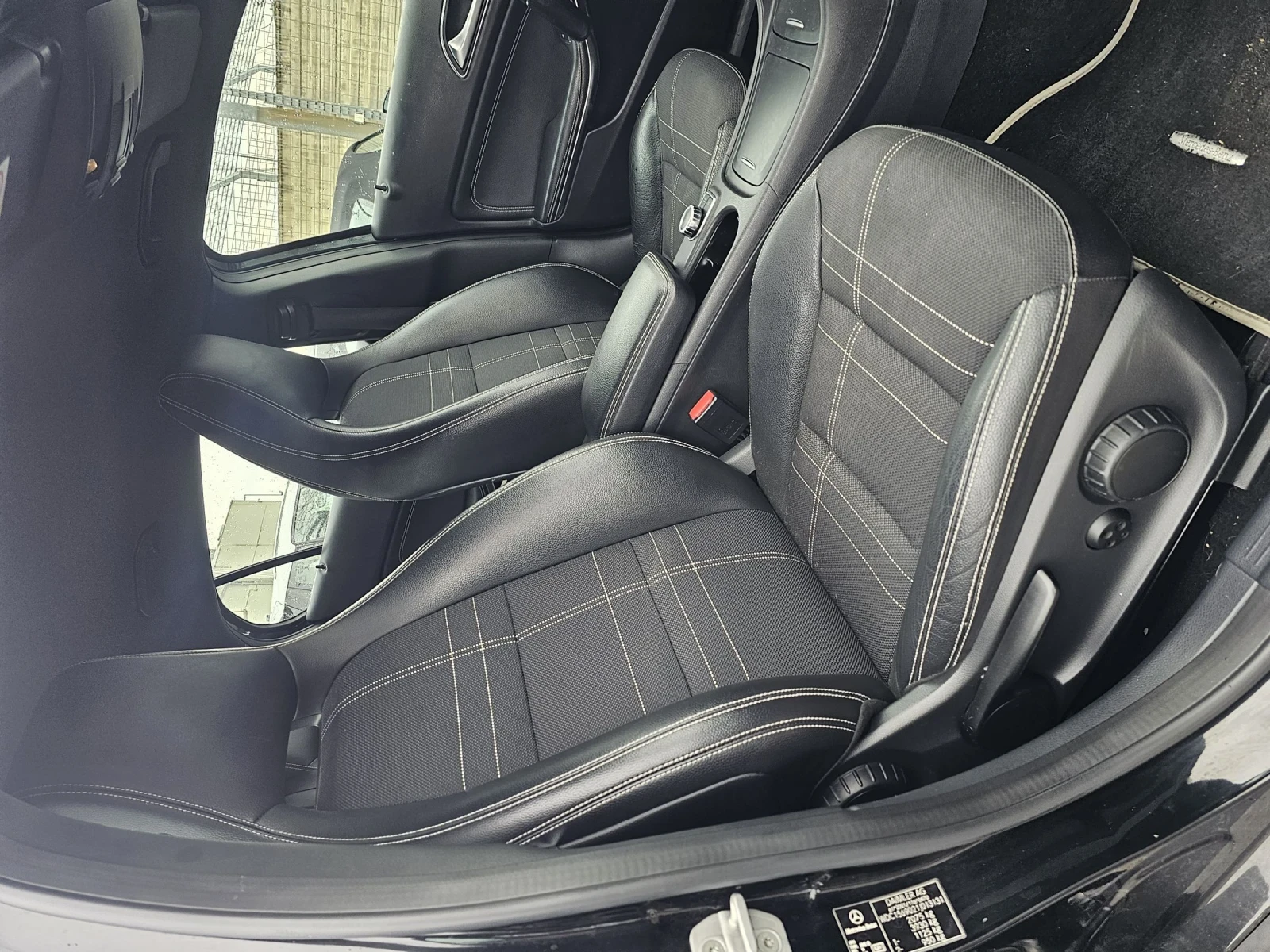 Mercedes-Benz GLA 200 4matic Premium Евро6 , снимка 12 - Автомобили и джипове - 53865724