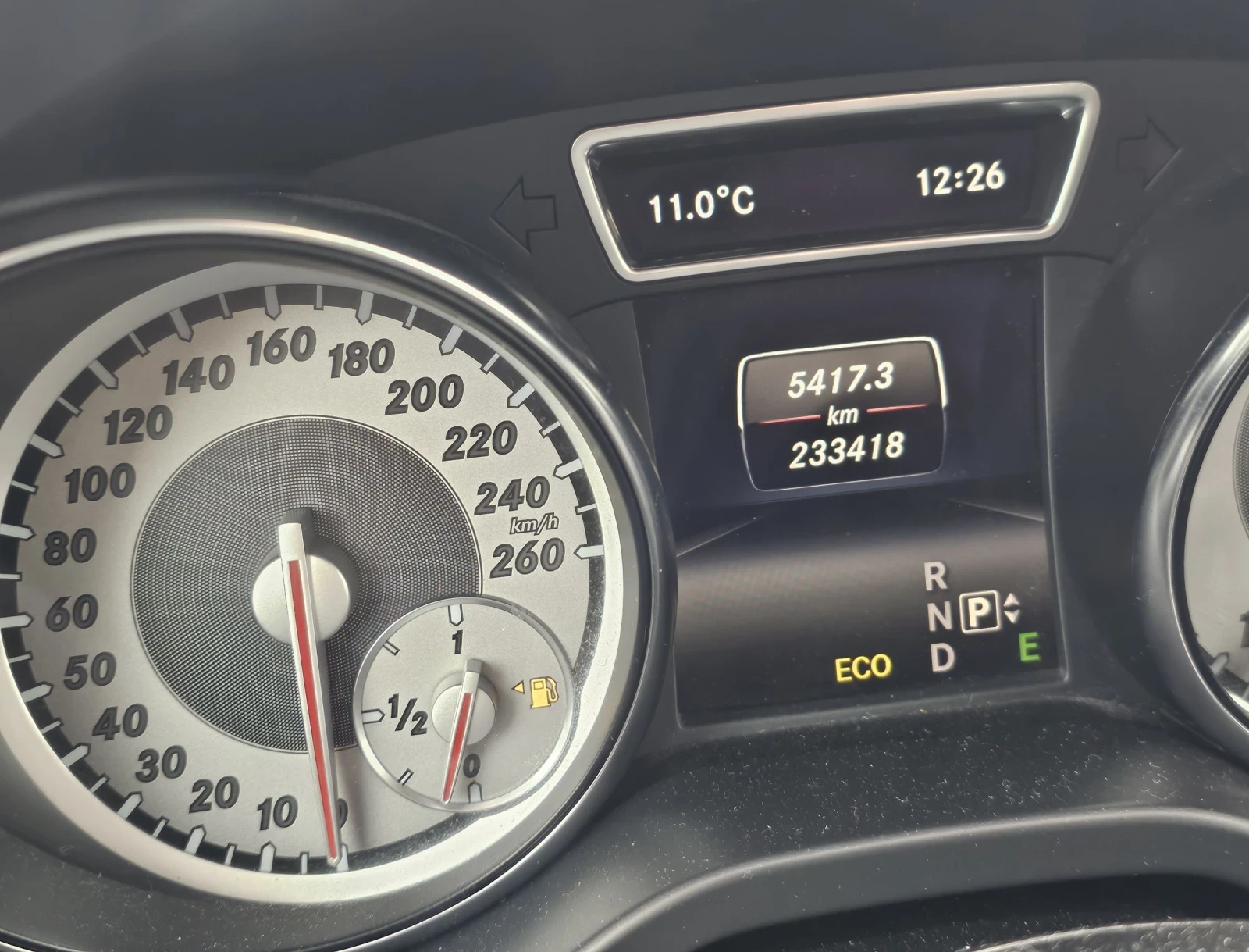 Mercedes-Benz GLA 200 4matic Premium Евро6 , снимка 13 - Автомобили и джипове - 53865724