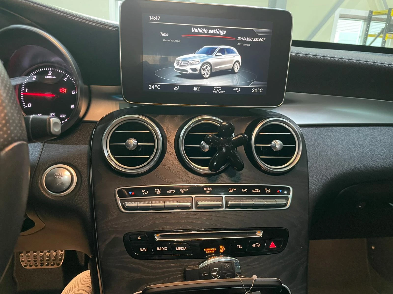 Mercedes-Benz GLC 250 d 4matic ! AMG Line !, снимка 16 - Автомобили и джипове - 54136200