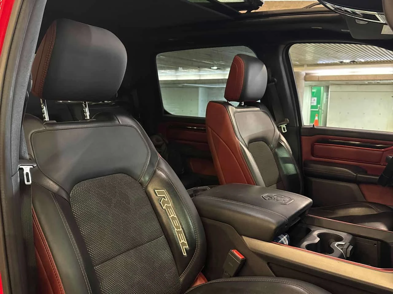 Dodge RAM 1500 * Rebel * PANO* KEYLESS* ПОДГРЕВ* , снимка 17 - Автомобили и джипове - 54486646