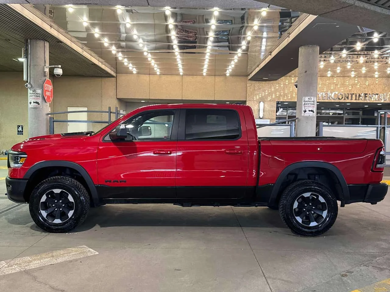 Dodge RAM 1500 * Rebel * PANO* KEYLESS* ПОДГРЕВ* , снимка 2 - Автомобили и джипове - 54486646