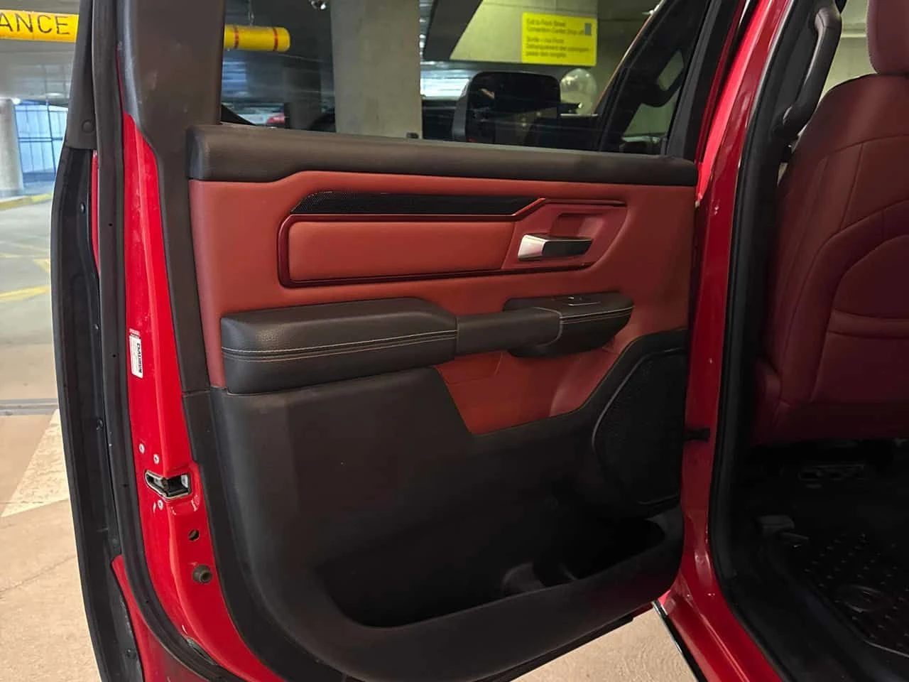 Dodge RAM 1500 * Rebel * PANO* KEYLESS* ПОДГРЕВ* , снимка 13 - Автомобили и джипове - 54486646