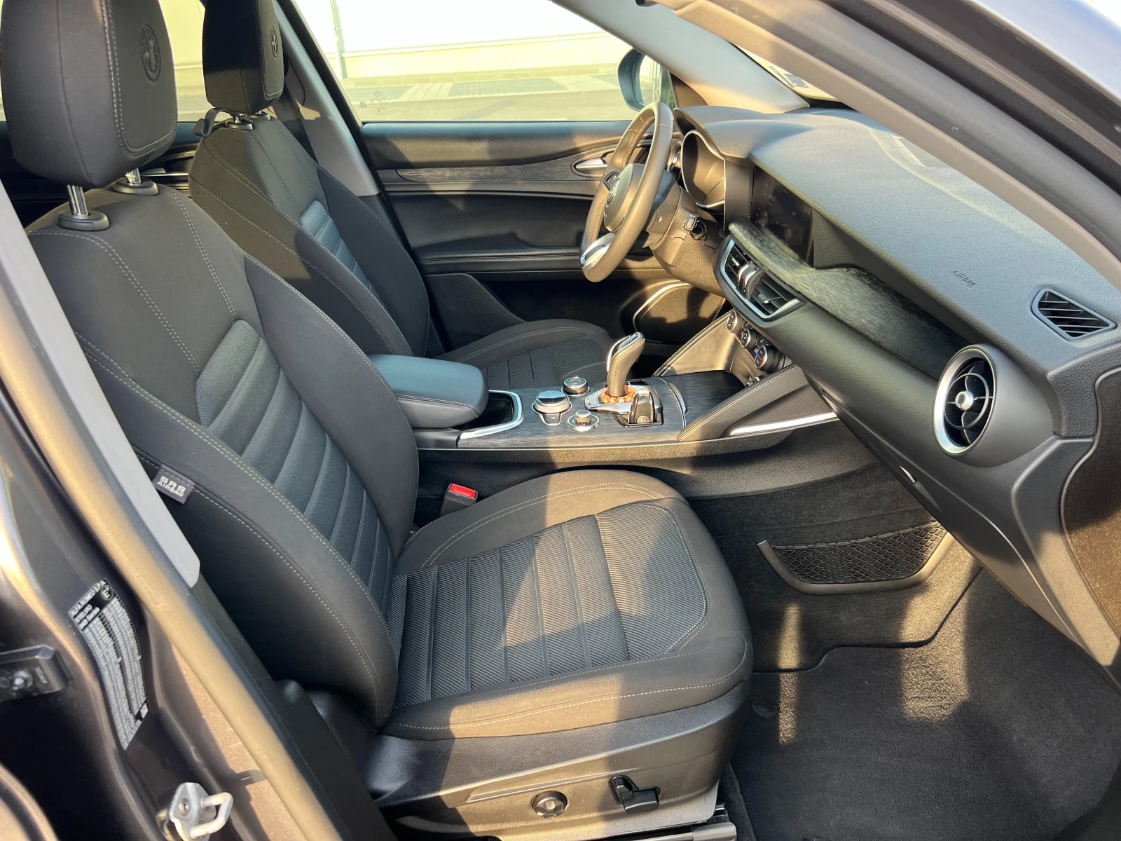 Alfa Romeo Stelvio 2.2 4x4 Facelift, снимка 10 - Автомобили и джипове - 54560661