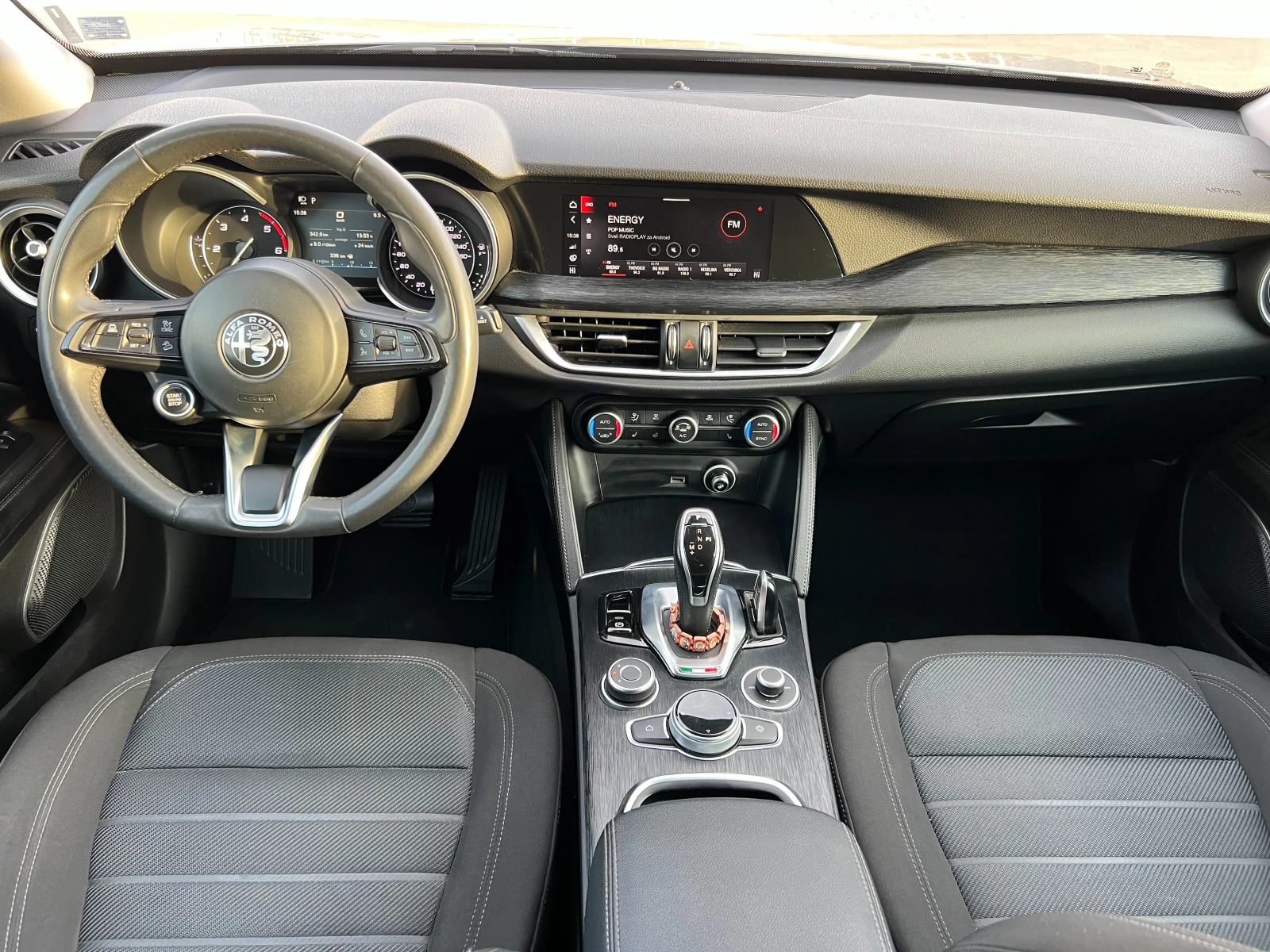 Alfa Romeo Stelvio 2.2 4x4 Facelift, снимка 11 - Автомобили и джипове - 54560661