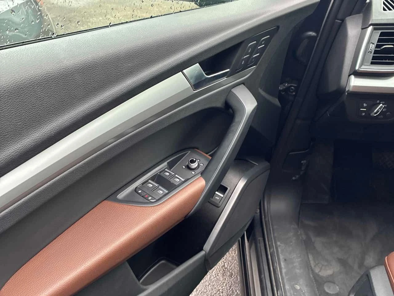 Audi Q5 * Komfort * АВТОКРЕДИТ * БЕЗ ПЪРВОНАЧАЛНА ВНОСКА, снимка 10 - Автомобили и джипове - 54723655
