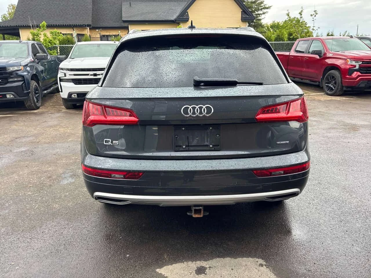 Audi Q5 * Komfort * АВТОКРЕДИТ * БЕЗ ПЪРВОНАЧАЛНА ВНОСКА, снимка 5 - Автомобили и джипове - 54723655
