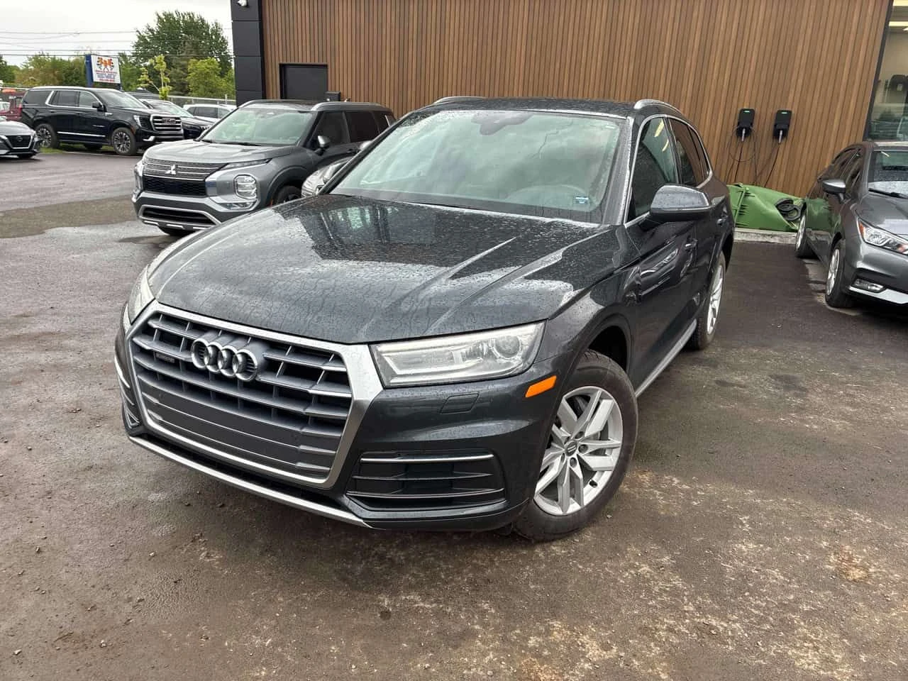 Audi Q5 * Komfort * АВТОКРЕДИТ * БЕЗ ПЪРВОНАЧАЛНА ВНОСКА