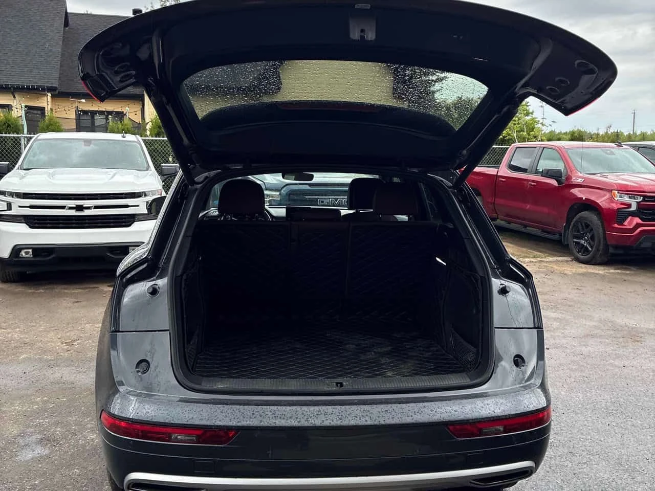 Audi Q5 * Komfort * АВТОКРЕДИТ * БЕЗ ПЪРВОНАЧАЛНА ВНОСКА, снимка 12 - Автомобили и джипове - 54723655