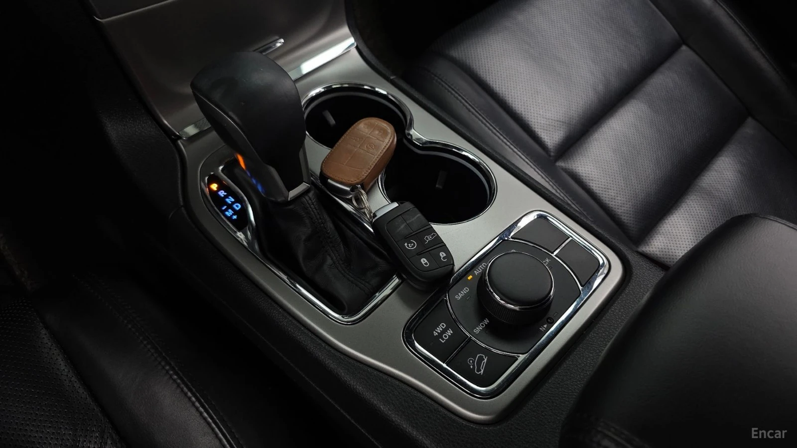 Jeep Cherokee LIMITED* 3.6* ПОДГРЕВ* ОБДУХВАНЕ* КАМЕРА* ПАНО* , снимка 12 - Автомобили и джипове - 55615365