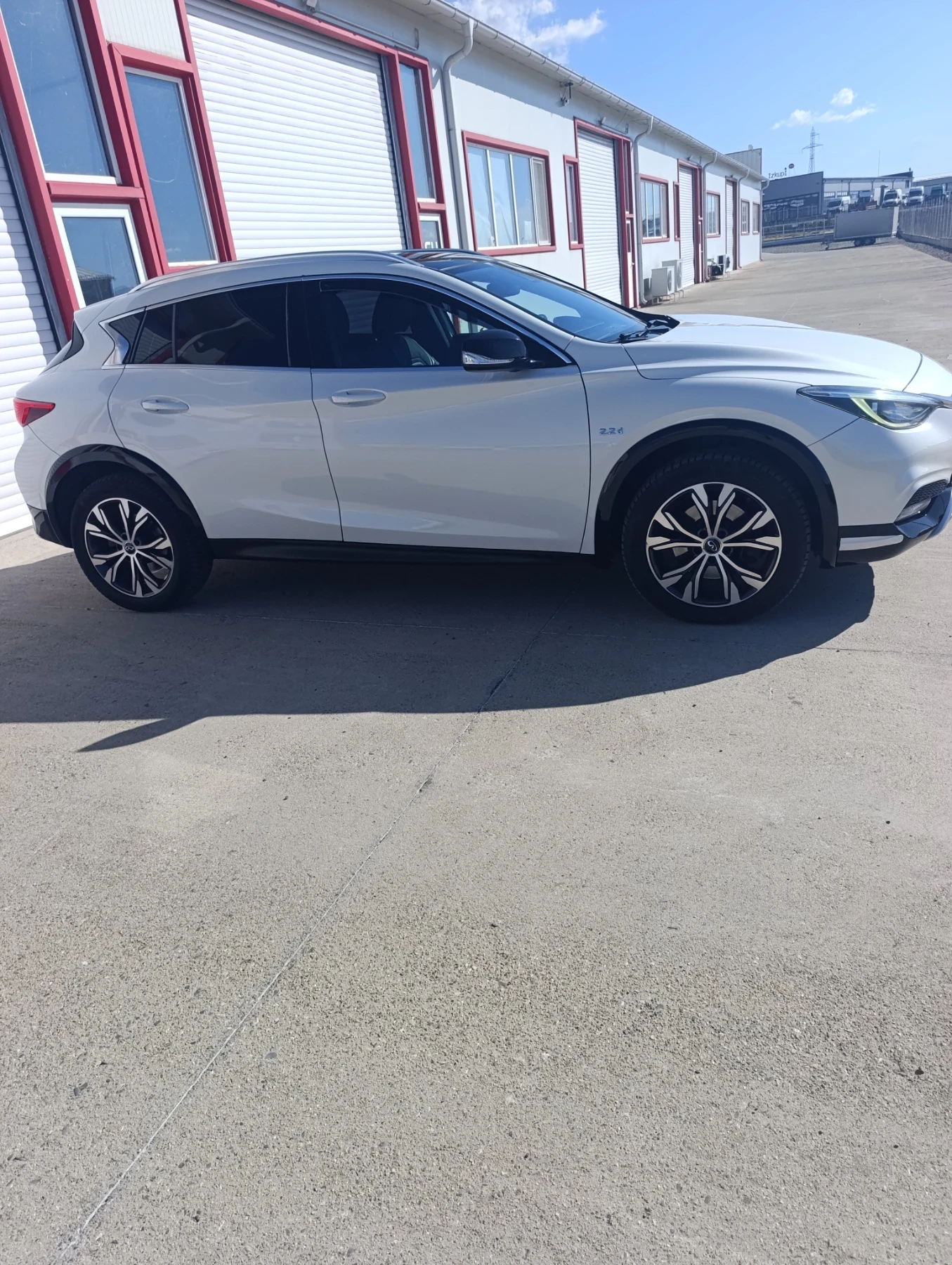 Infiniti QX30, снимка 4 - Автомобили и джипове - 56352867
