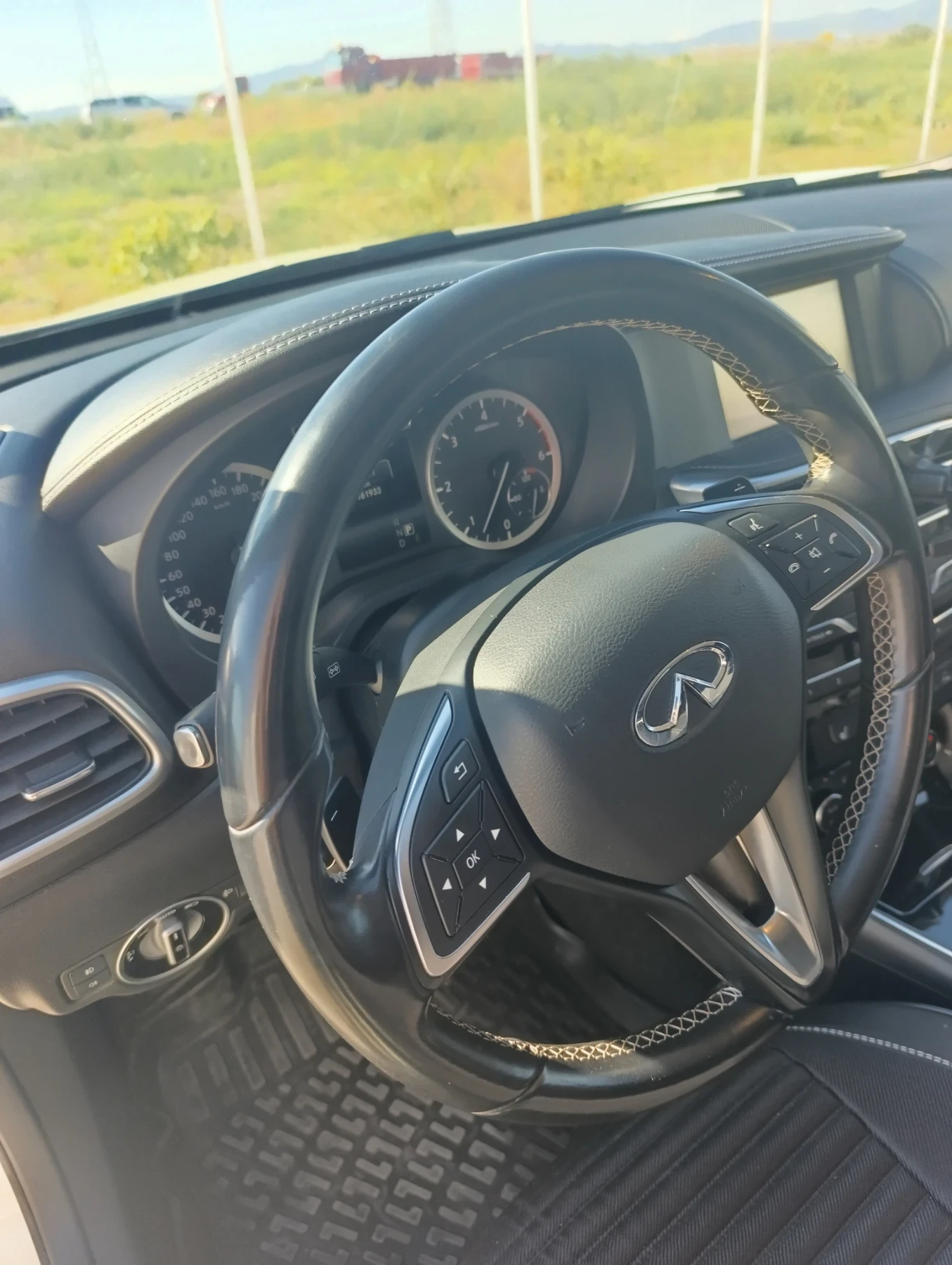 Infiniti QX30, снимка 6 - Автомобили и джипове - 56352867