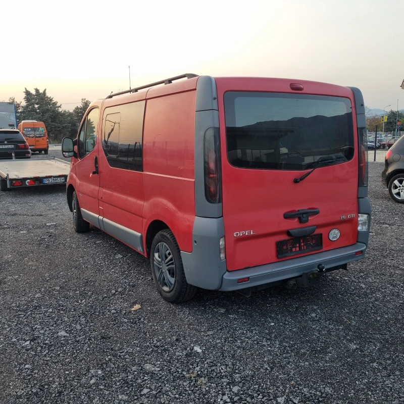 Opel Vivaro 1.9DTI 101кс, снимка 6 - Бусове и автобуси - 52712117