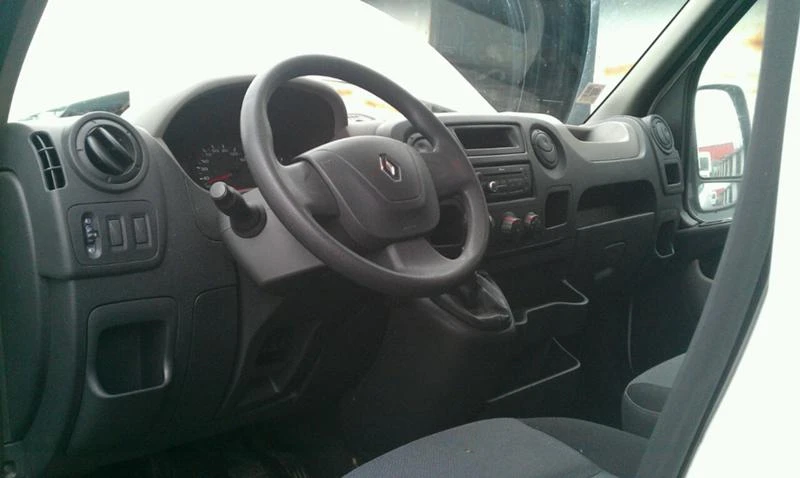 Renault Master 2,3DCI, снимка 8 - Бусове и автобуси - 42072306