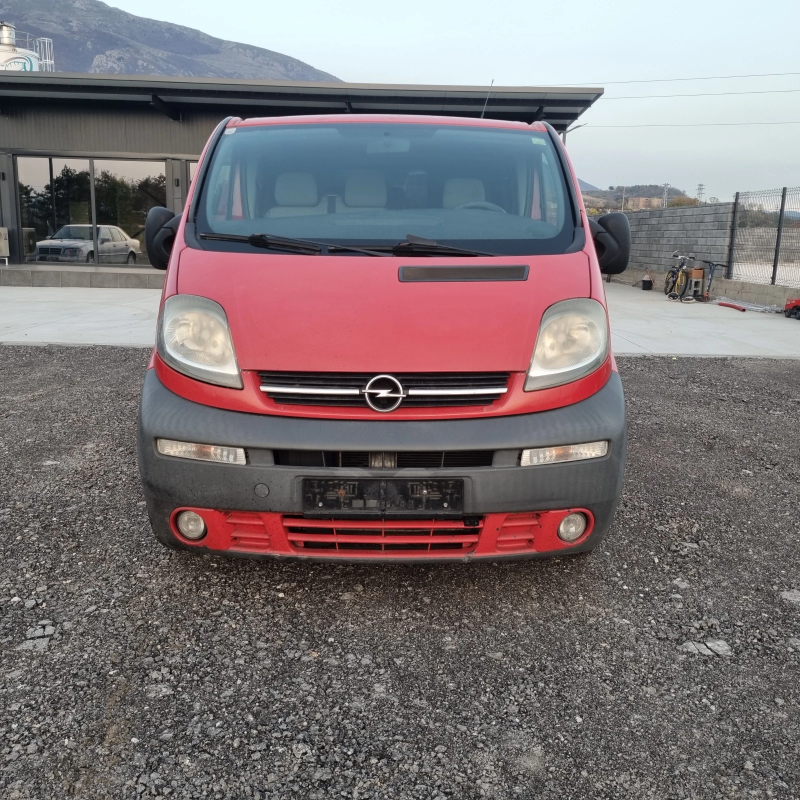Opel Vivaro 1.9DTI 101кс - изображение 2