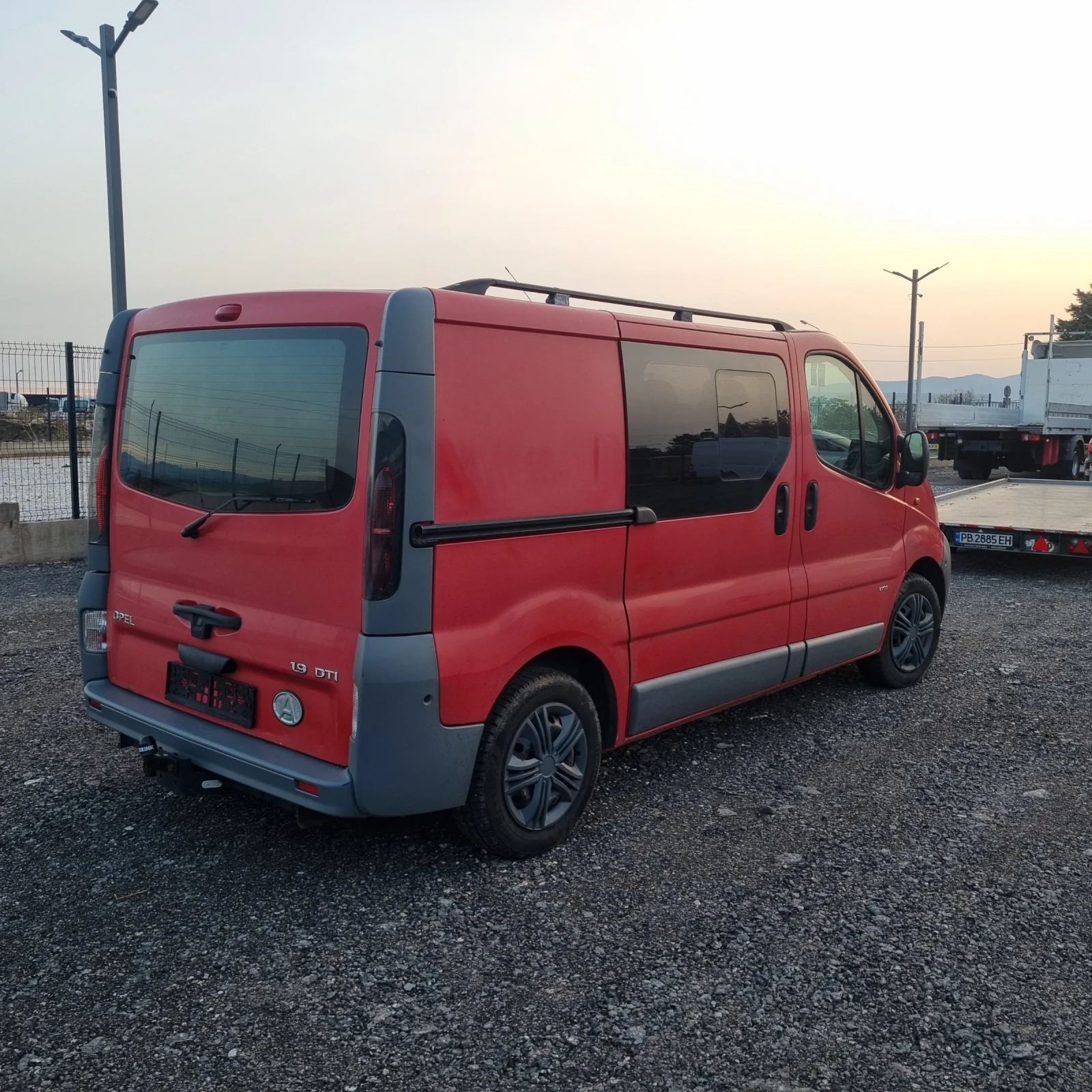 Opel Vivaro 1.9DTI 101кс - изображение 4