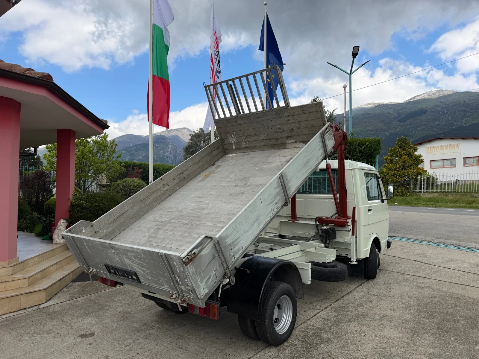 VW Lt Тристранен самосвал + Кран, снимка 8 - Камиони - 54294870