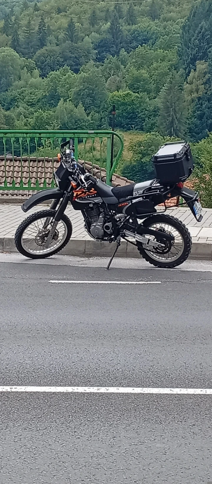 Suzuki Dr 350