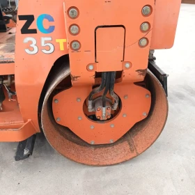 Валяк Ammann Hitachi ZC35T - НАЛИЧЕН, снимка 4