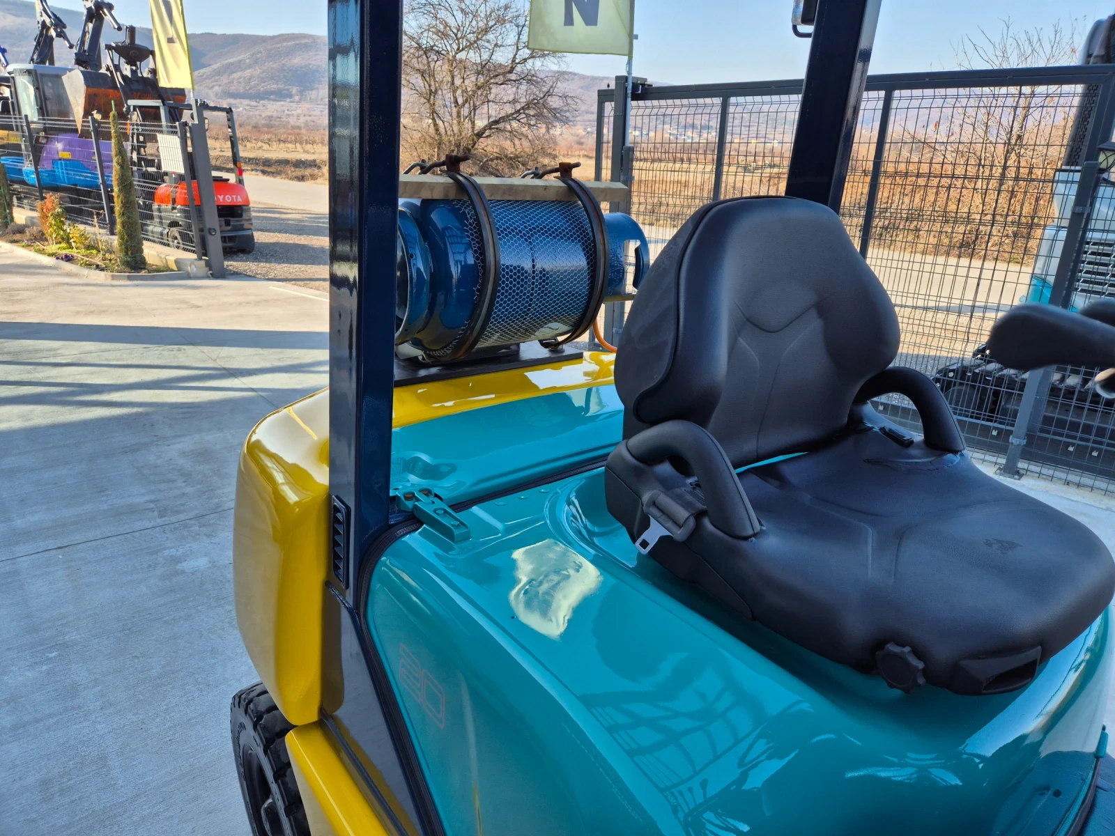  Komatsu  2  /   /  /  /  | Mobile.bg   14