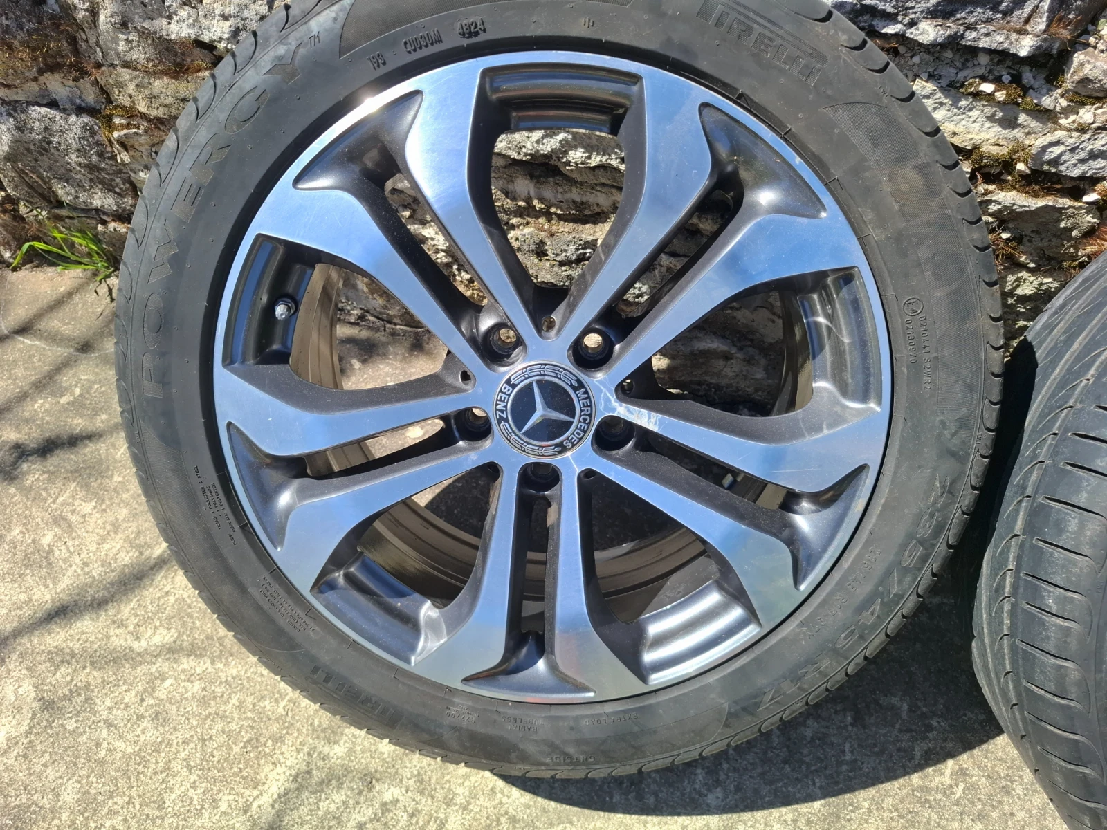 Гуми с джанти Pirelli 235/45R17, снимка 2 - Гуми и джанти - 54797255