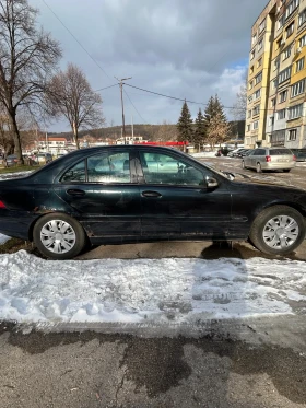 Mercedes-Benz C 200, снимка 3