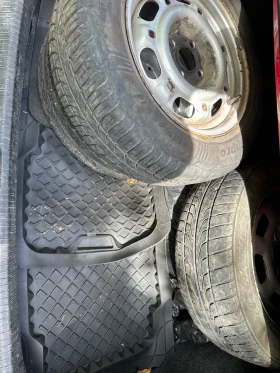 VW Passat 1, 8  + 5      229000  | Mobile.bg    13