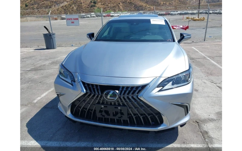 Lexus ES 300 ES 300H * 2.5L * LED * Дистроник, снимка 3 - Автомобили и джипове - 48092204