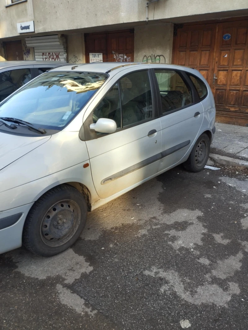 Renault Scenic, снимка 9 - Автомобили и джипове - 48572448