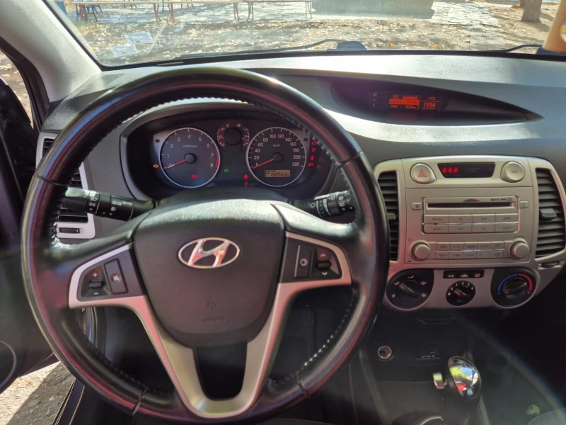 Hyundai I20, снимка 9 - Автомобили и джипове - 48641233